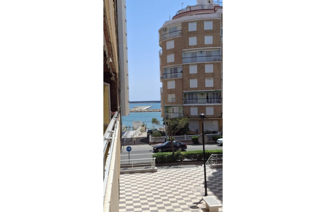 Herverkoop - Appartement -
Torrevieja - Acequion