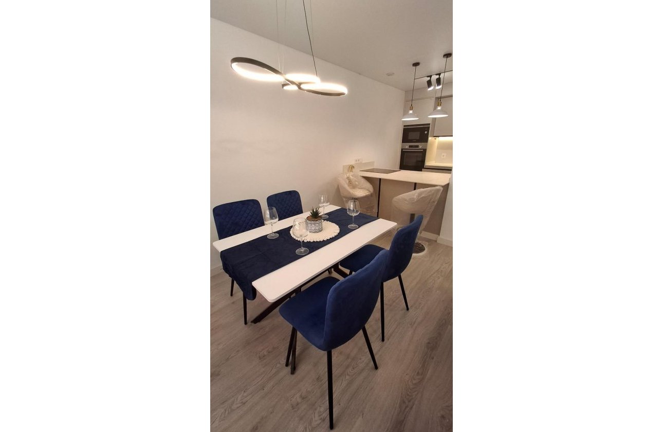 Herverkoop - Appartement -
Torrevieja - Acequion