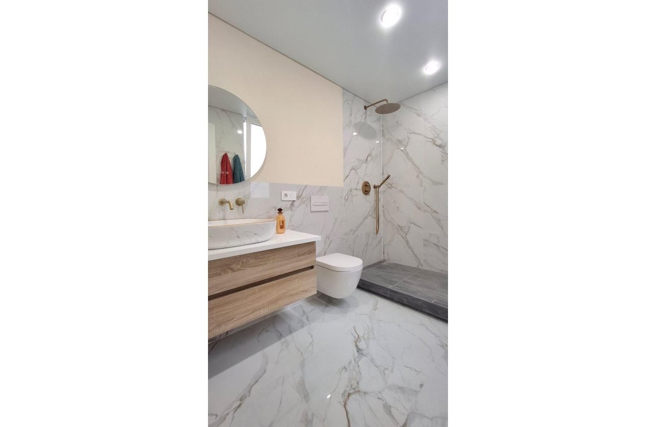 Herverkoop - Appartement -
Torrevieja - Acequion