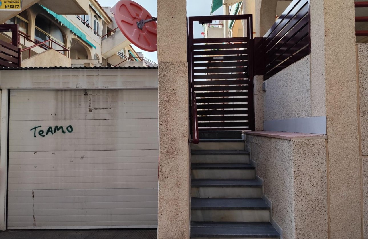 Herverkoop - Appartement -
Torrevieja - Acequion