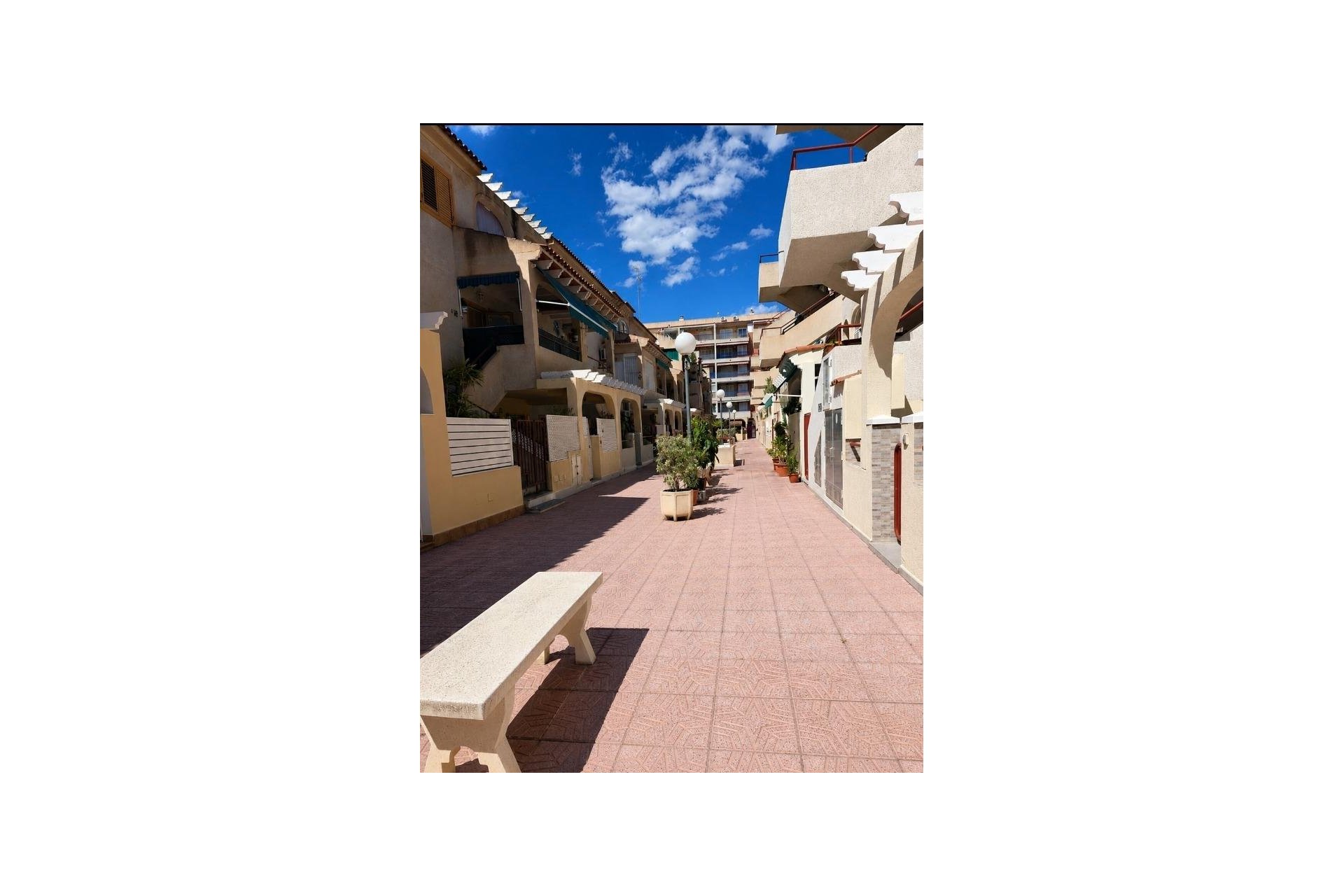Herverkoop - Appartement -
Torrevieja - Acequion