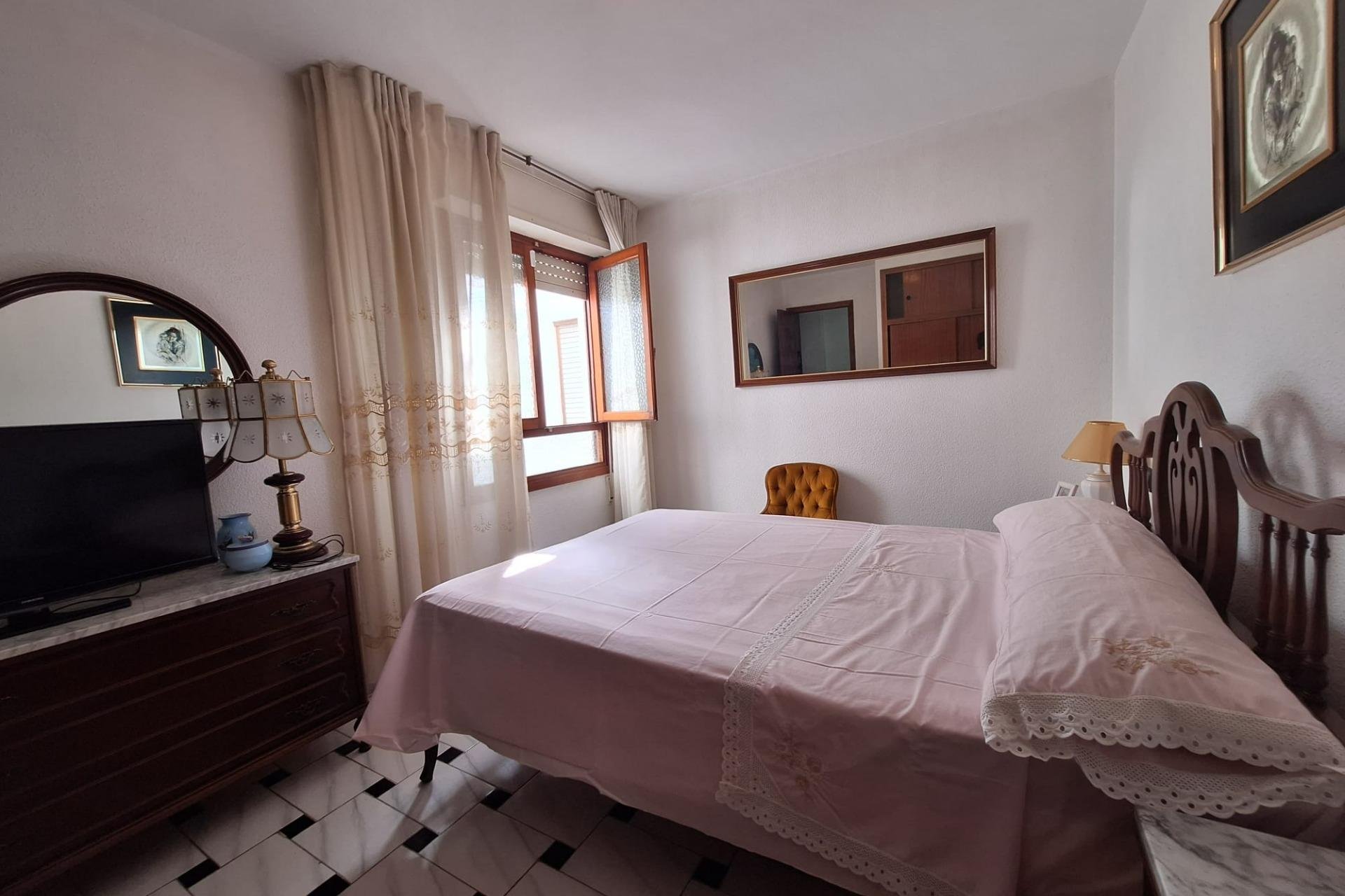 Herverkoop - Appartement -
Torrevieja - Acequion