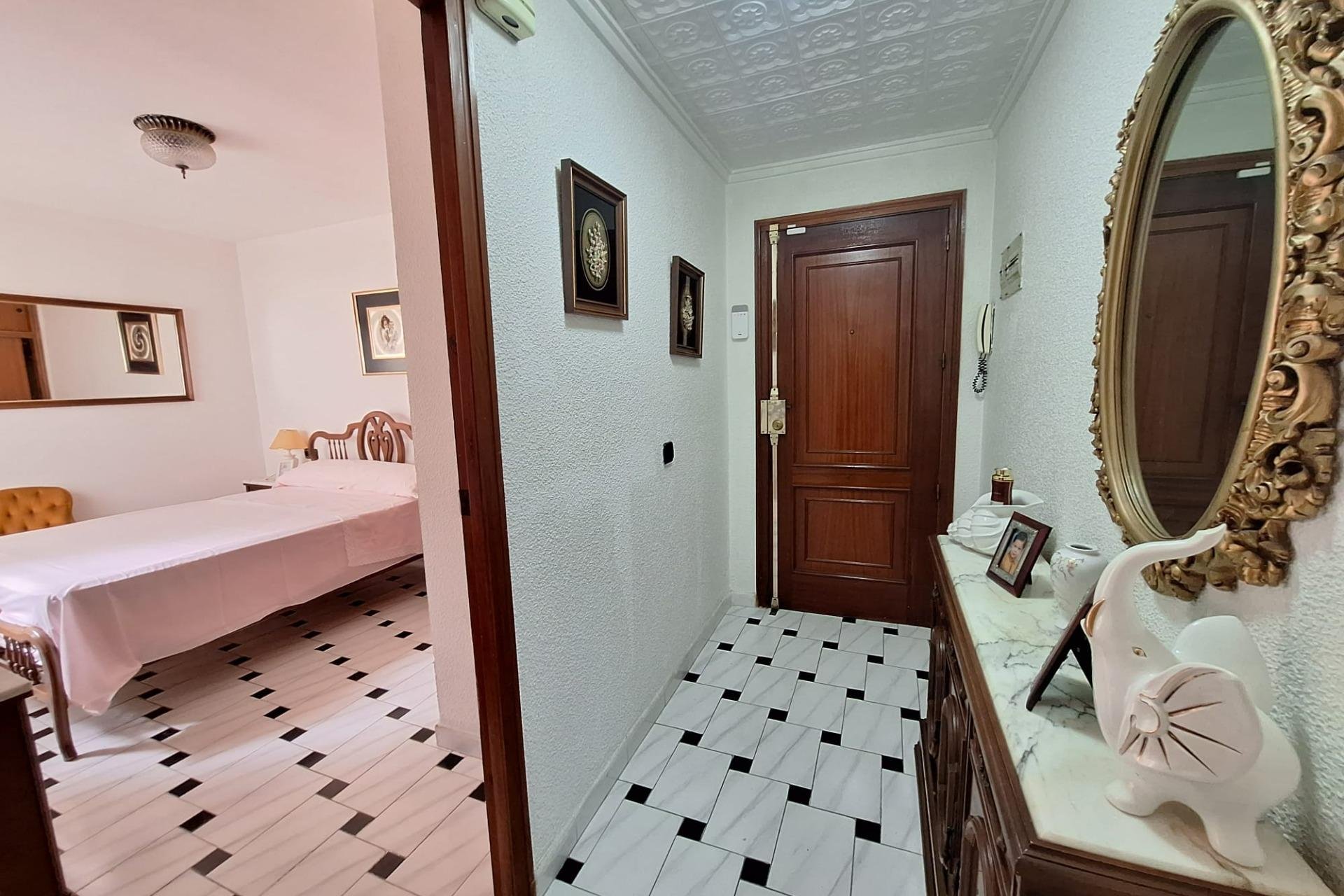 Herverkoop - Appartement -
Torrevieja - Acequion