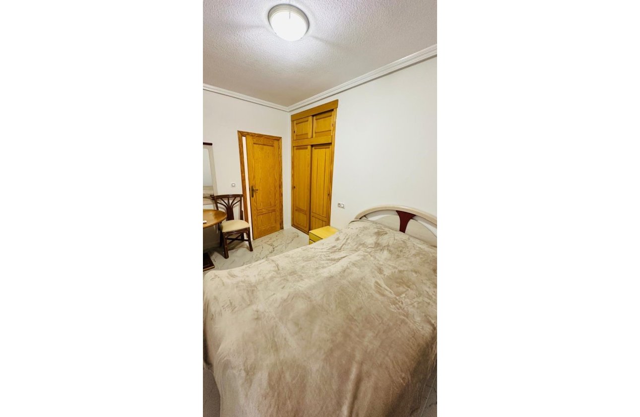 Herverkoop - Appartement -
Torrevieja - Acequion