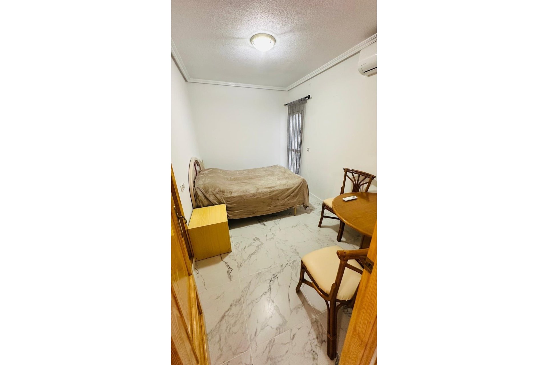 Herverkoop - Appartement -
Torrevieja - Acequion