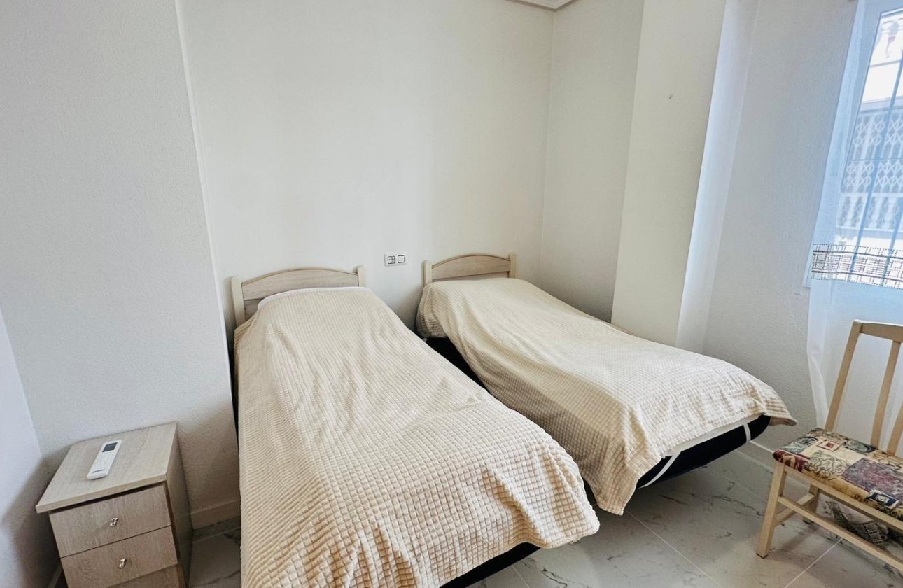 Herverkoop - Appartement -
Torrevieja - Acequion