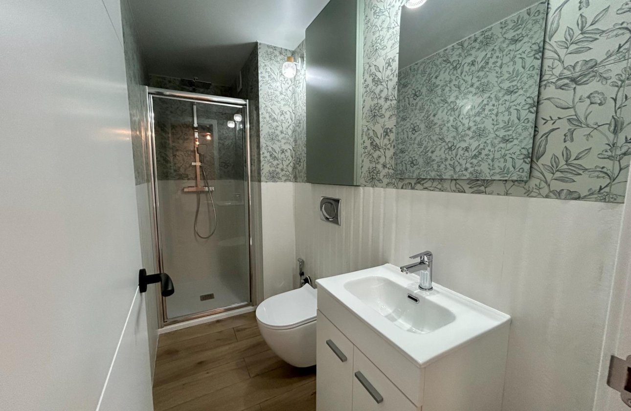 Herverkoop - Appartement -
Torrevieja - Acequion