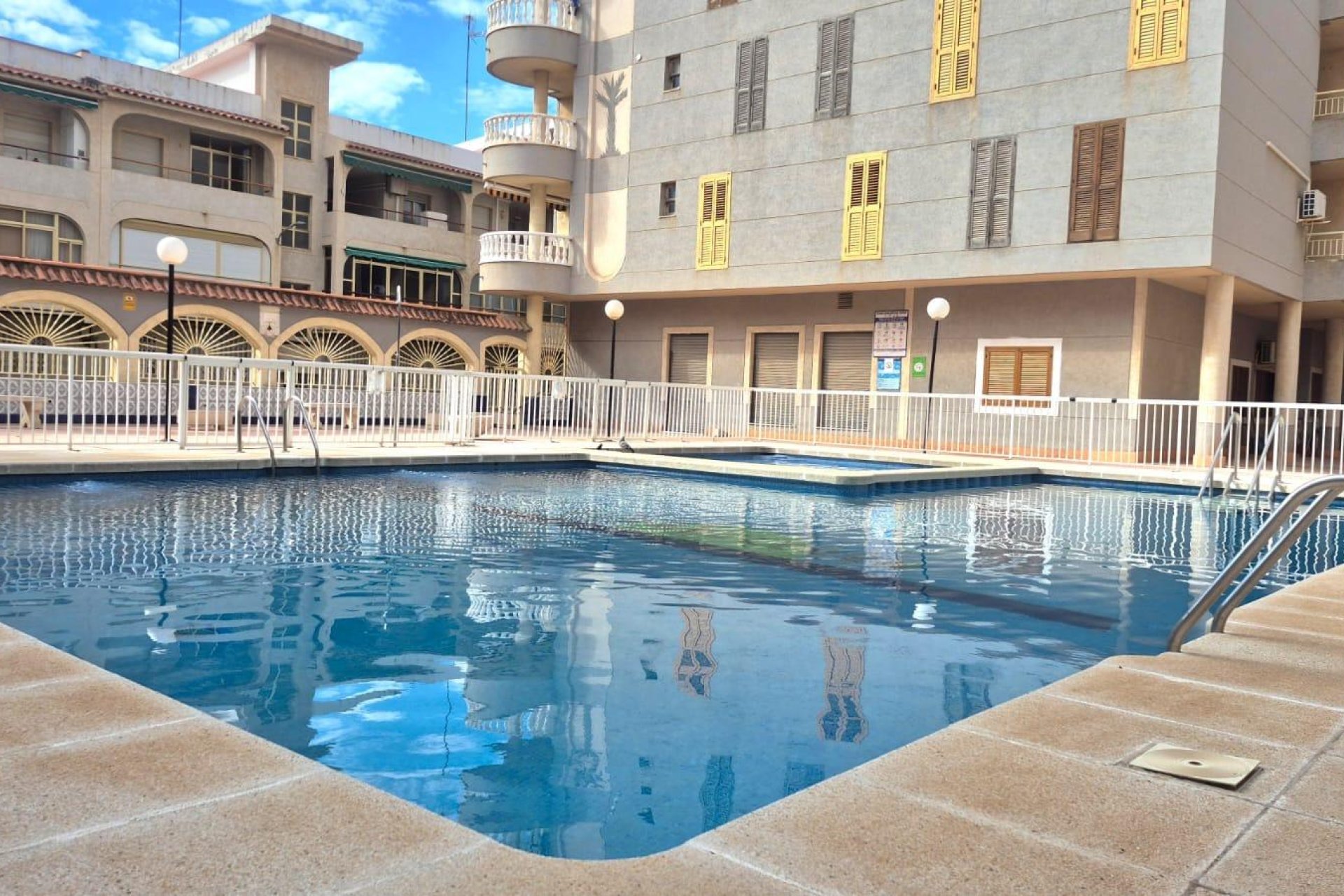Herverkoop - Appartement -
Torrevieja - Acequion