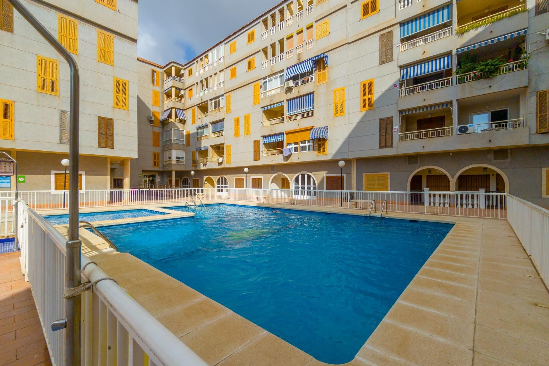 Herverkoop - Appartement -
Torrevieja - Acequion