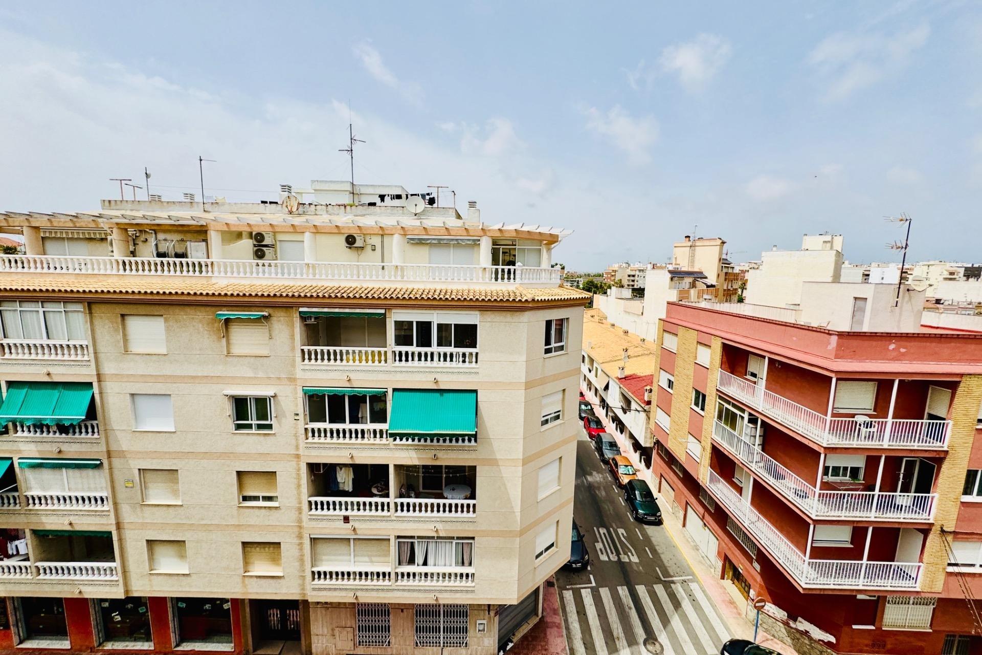 Herverkoop - Appartement -
Torrevieja - Acequion