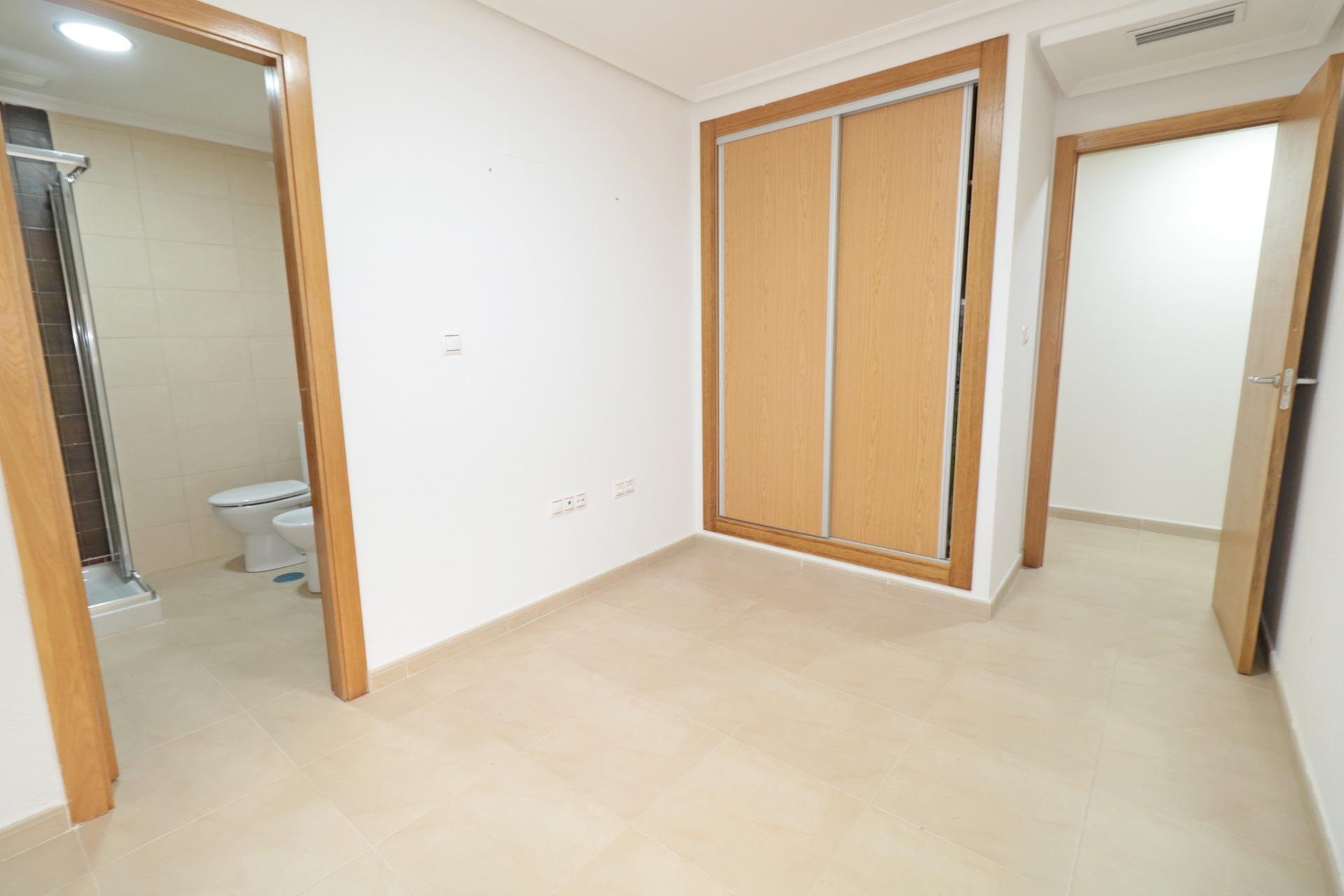 Herverkoop - Appartement -
Torrevieja - Acequion