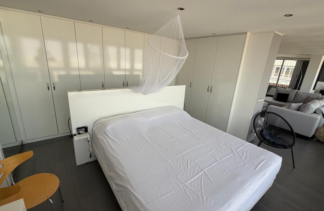 Herverkoop - Appartement -
Torrevieja - Acequion