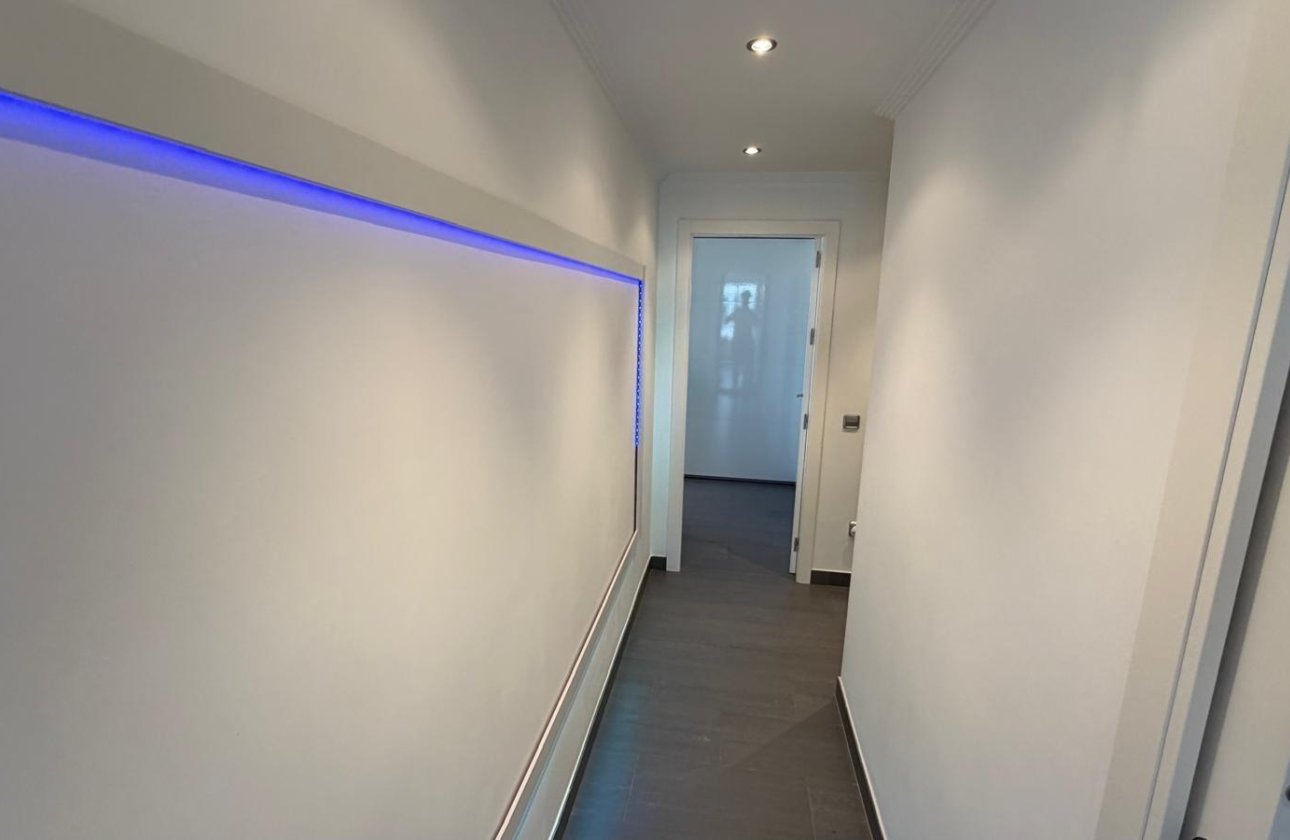 Herverkoop - Appartement -
Torrevieja - Acequion