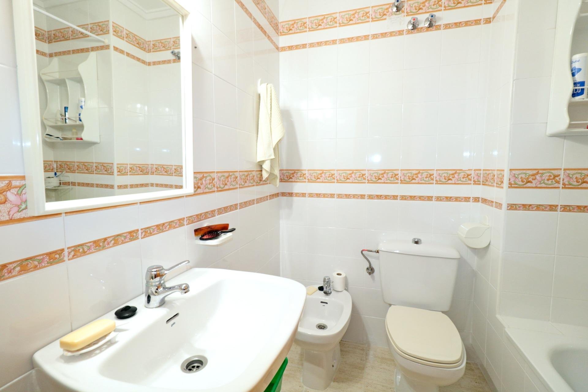 Herverkoop - Appartement -
Torrevieja - Acequion