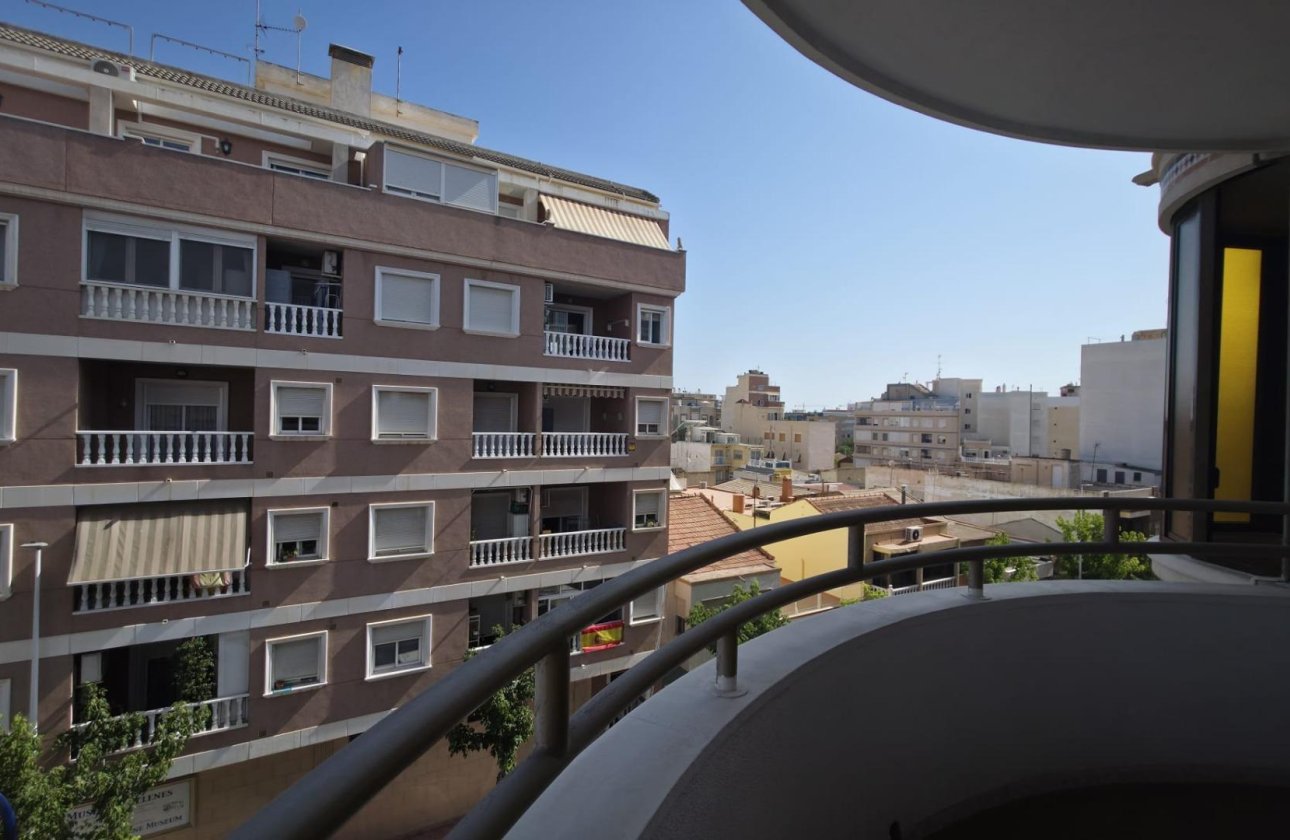 Herverkoop - Appartement -
Torrevieja - Acequion