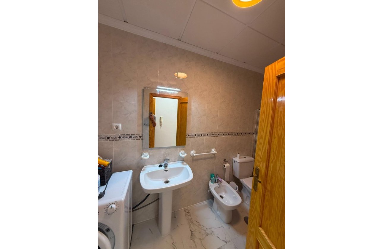 Herverkoop - Appartement -
Torrevieja - Acequion