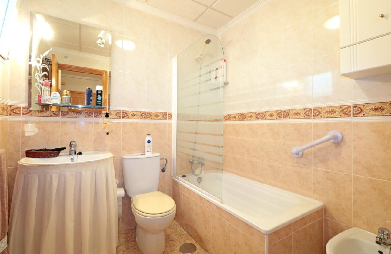 Herverkoop - Appartement -
Torrevieja - Acequion