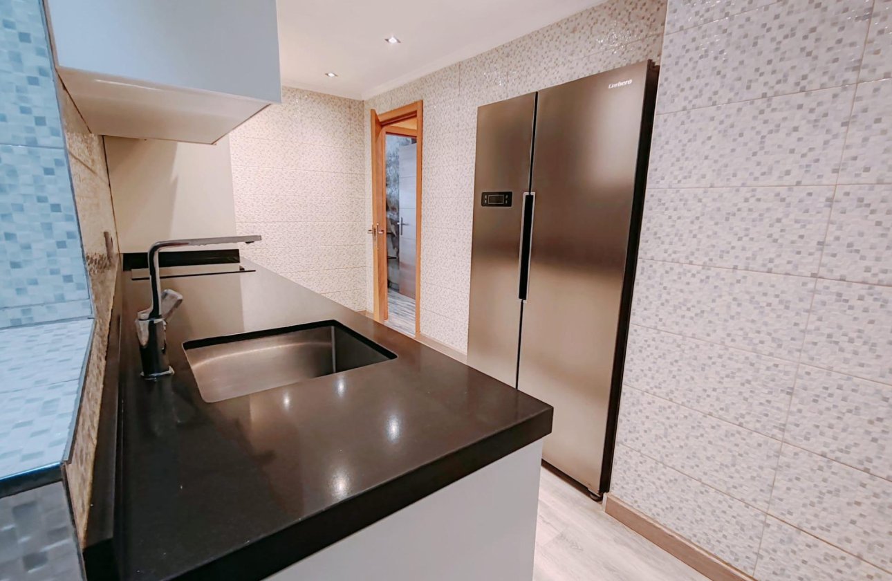 Herverkoop - Appartement -
Torrevieja - Acequion