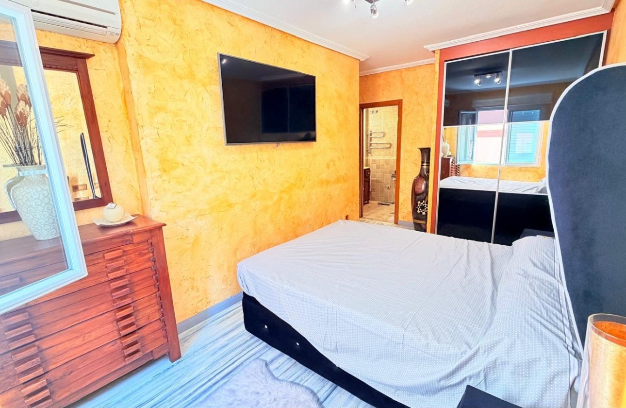 Herverkoop - Appartement -
Torrevieja - Acequion