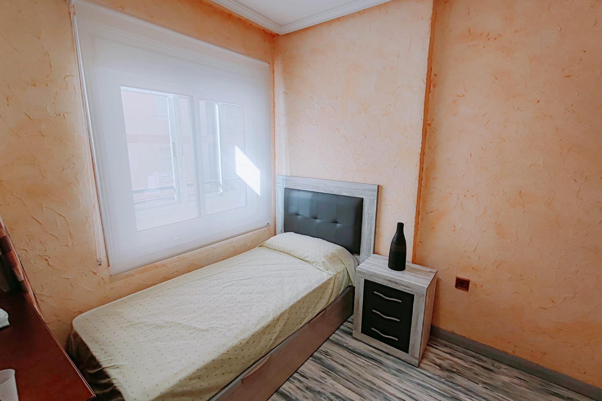 Herverkoop - Appartement -
Torrevieja - Acequion