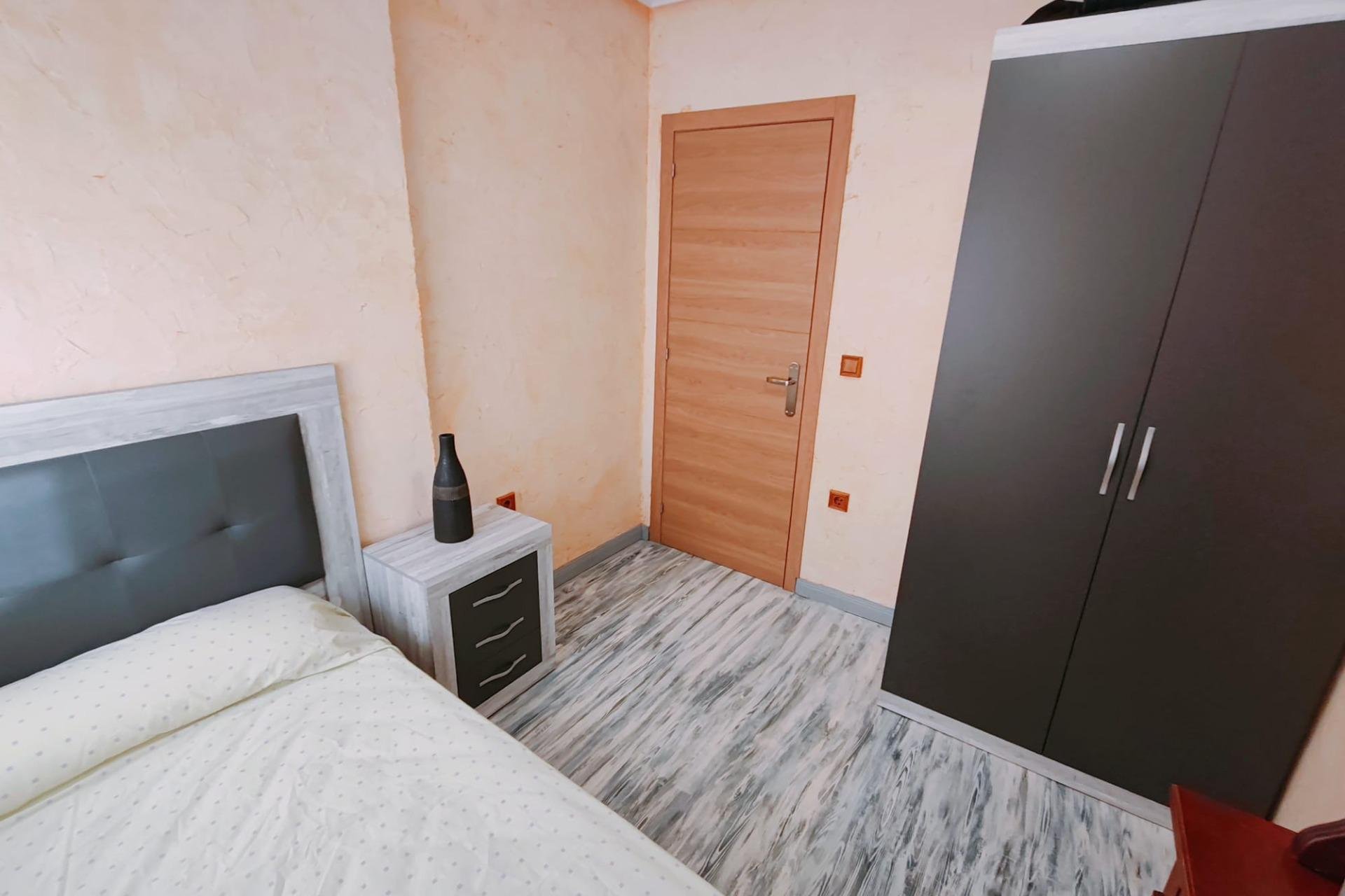 Herverkoop - Appartement -
Torrevieja - Acequion