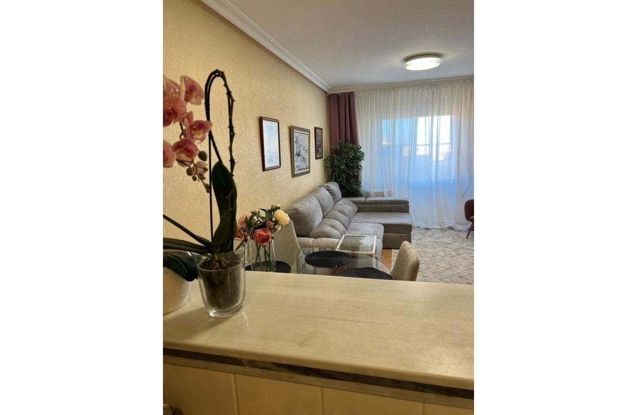 Herverkoop - Appartement -
Torrevieja - Aguas Nuevas