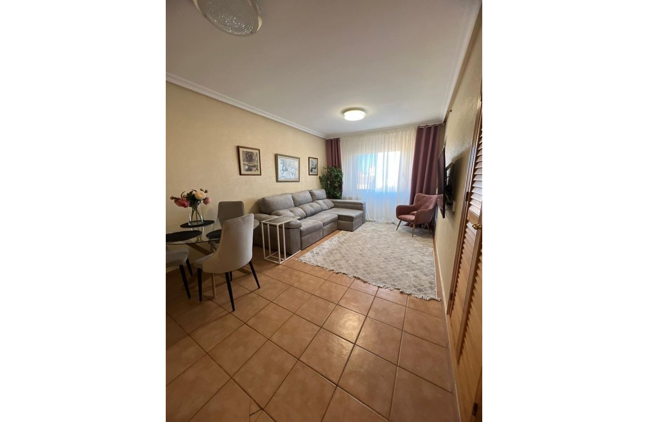 Herverkoop - Appartement -
Torrevieja - Aguas Nuevas