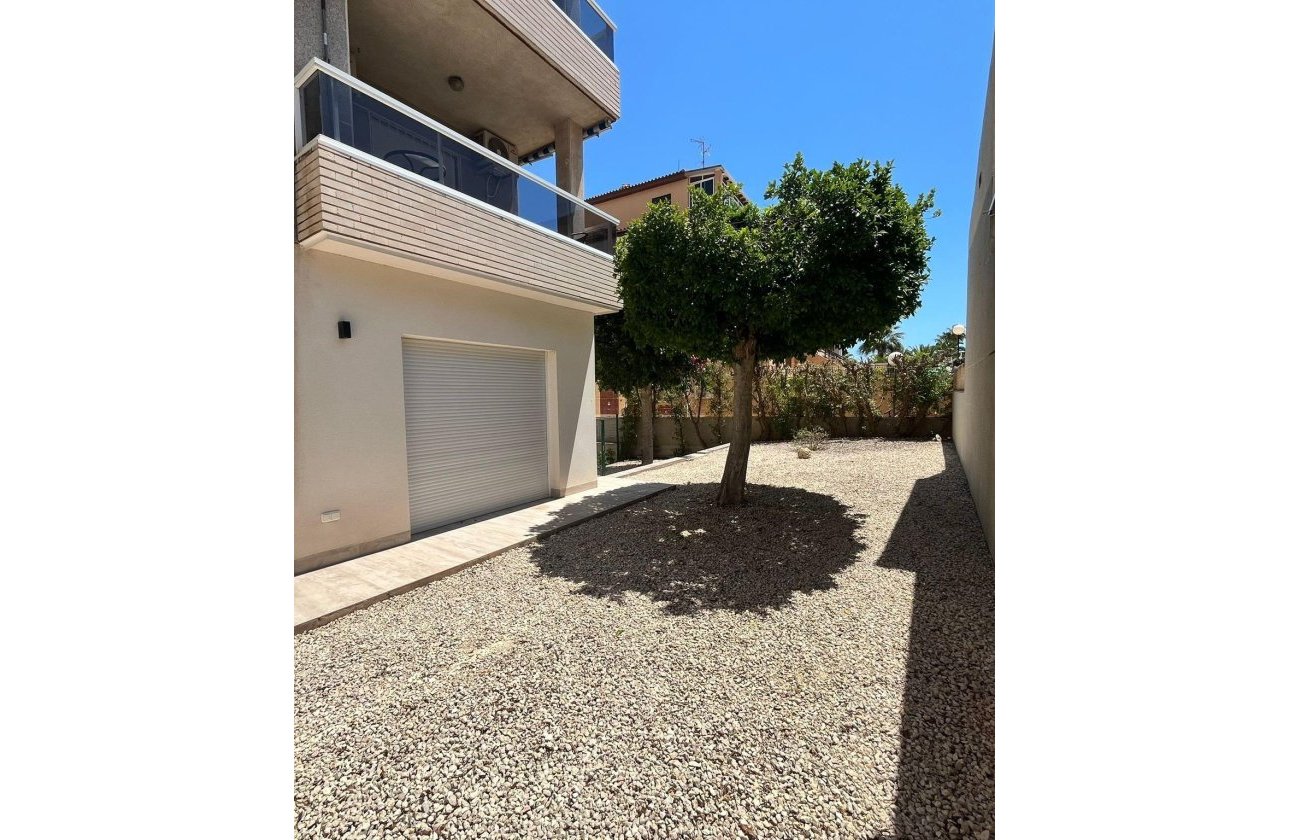 Herverkoop - Appartement -
Torrevieja - Aguas Nuevas