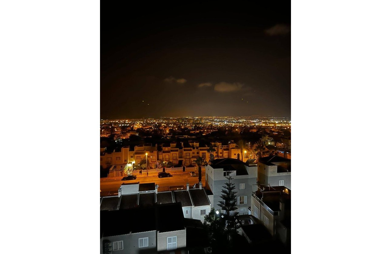 Herverkoop - Appartement -
Torrevieja - Aguas Nuevas