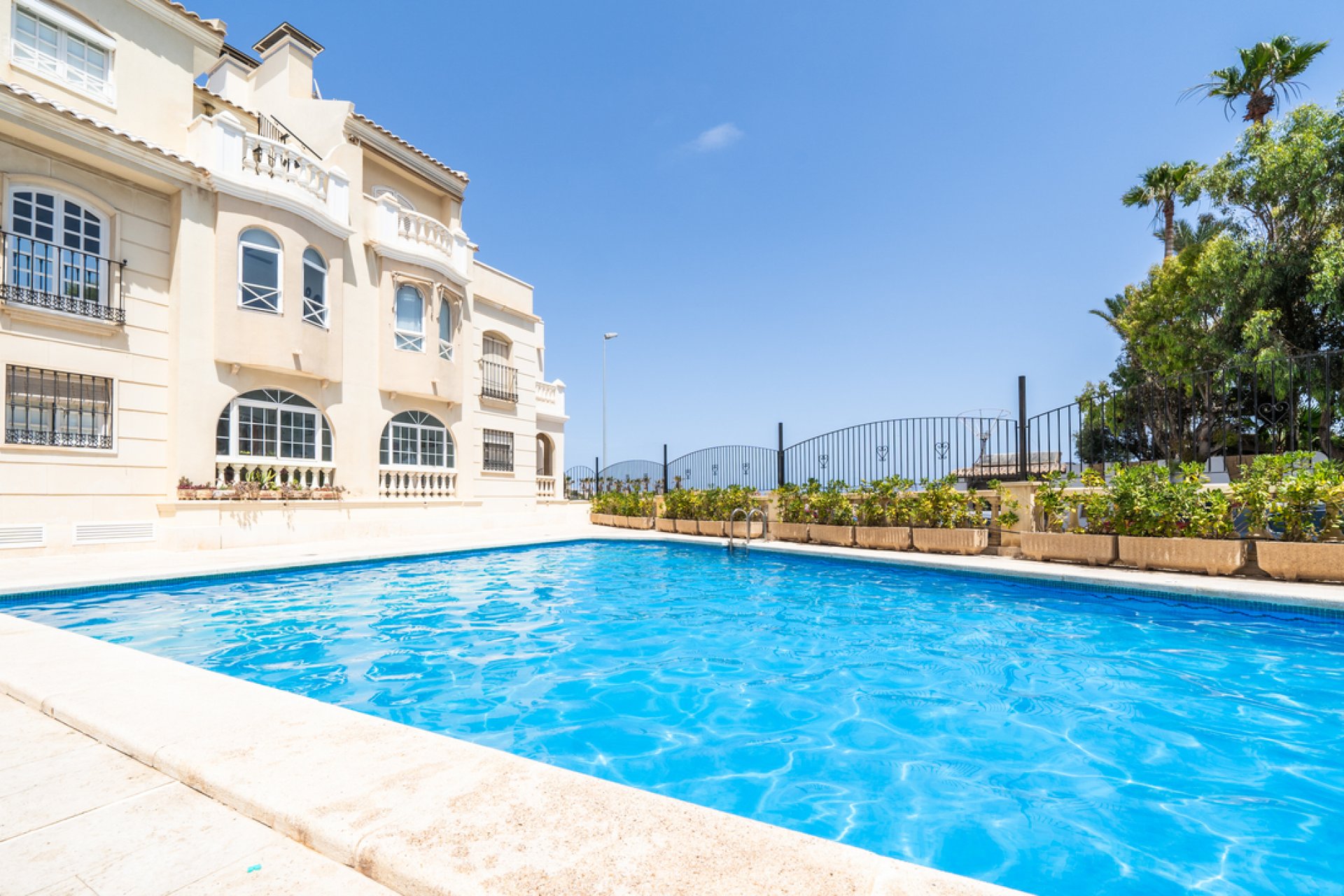 Herverkoop - Appartement -
Torrevieja - Aguas Nuevas