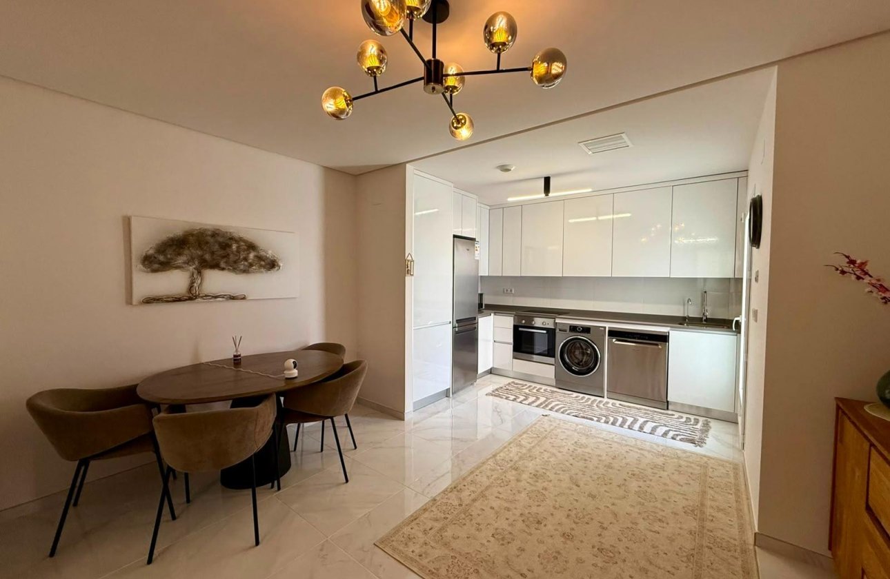 Herverkoop - Appartement -
Torrevieja - Aguas Nuevas