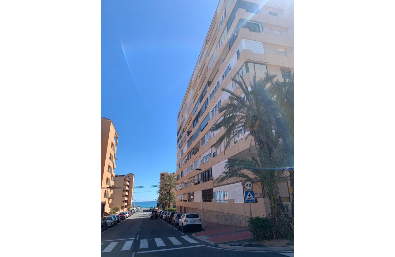 Herverkoop - Appartement -
Torrevieja - Cabo Cervera