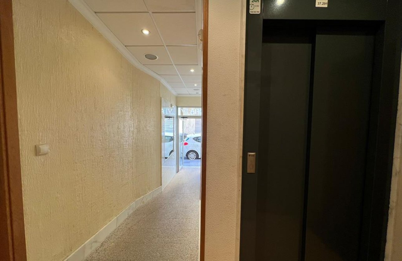 Herverkoop - Appartement -
Torrevieja - CENTRO CASCO URBANO