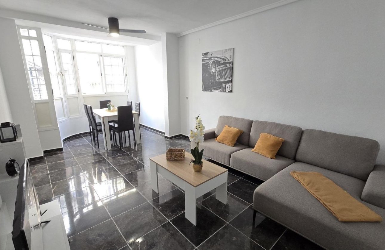 Herverkoop - Appartement -
Torrevieja - Centro - Muelle Pesquero