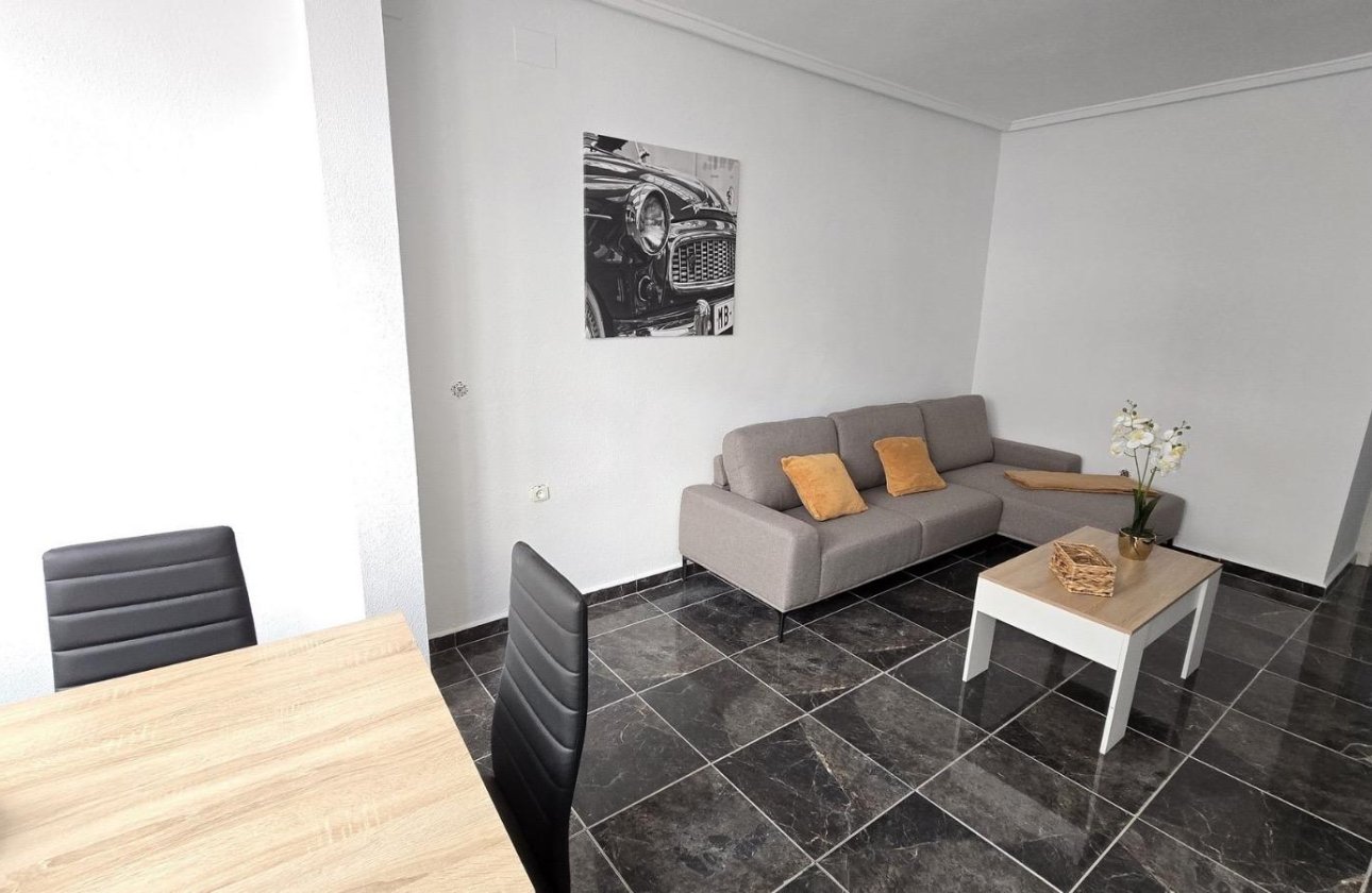 Herverkoop - Appartement -
Torrevieja - Centro - Muelle Pesquero