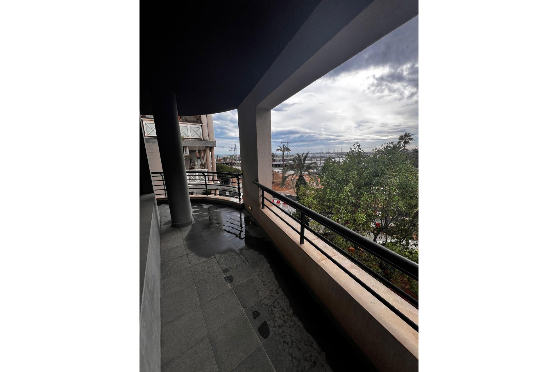 Herverkoop - Appartement -
Torrevieja - Centro - Muelle Pesquero