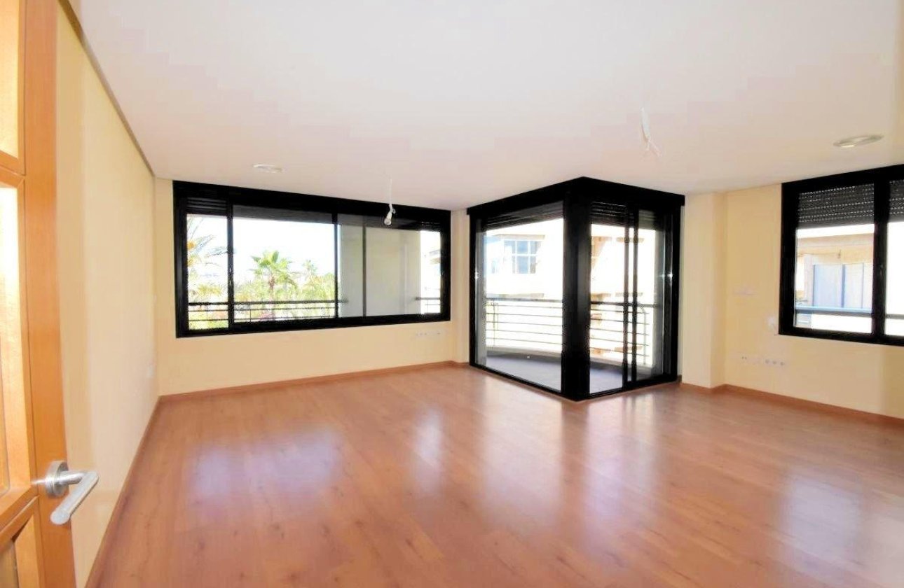 Herverkoop - Appartement -
Torrevieja - Centro - Muelle Pesquero