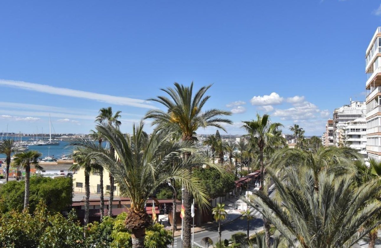 Herverkoop - Appartement -
Torrevieja - Centro - Muelle Pesquero