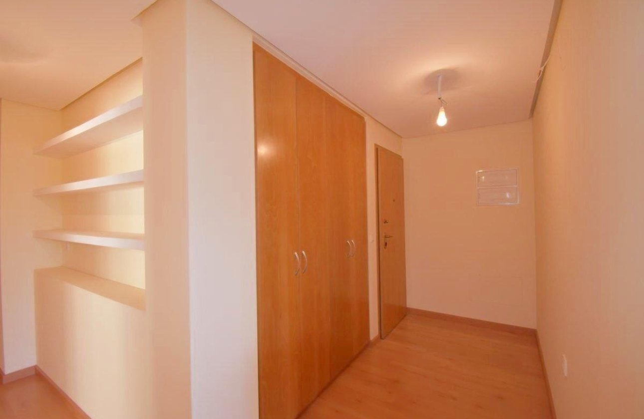 Herverkoop - Appartement -
Torrevieja - Centro - Muelle Pesquero