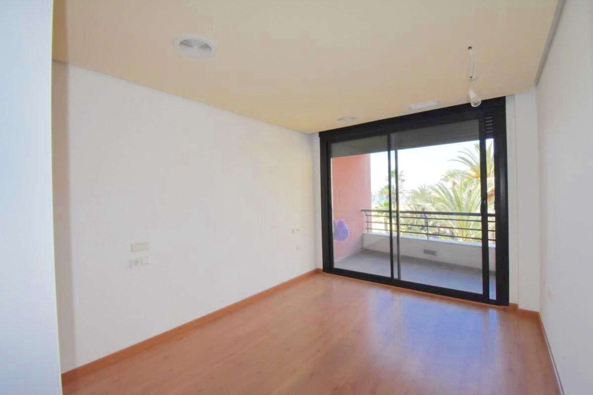 Herverkoop - Appartement -
Torrevieja - Centro - Muelle Pesquero