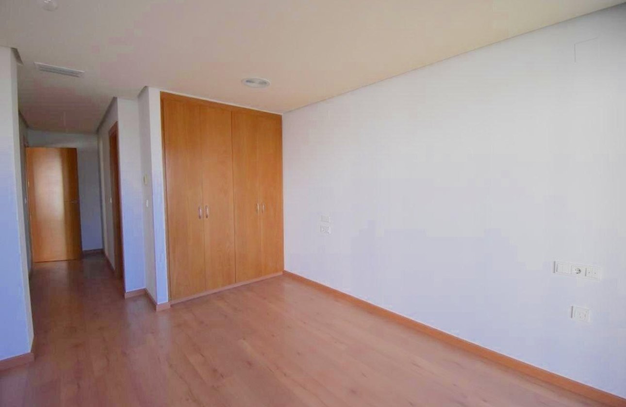 Herverkoop - Appartement -
Torrevieja - Centro - Muelle Pesquero