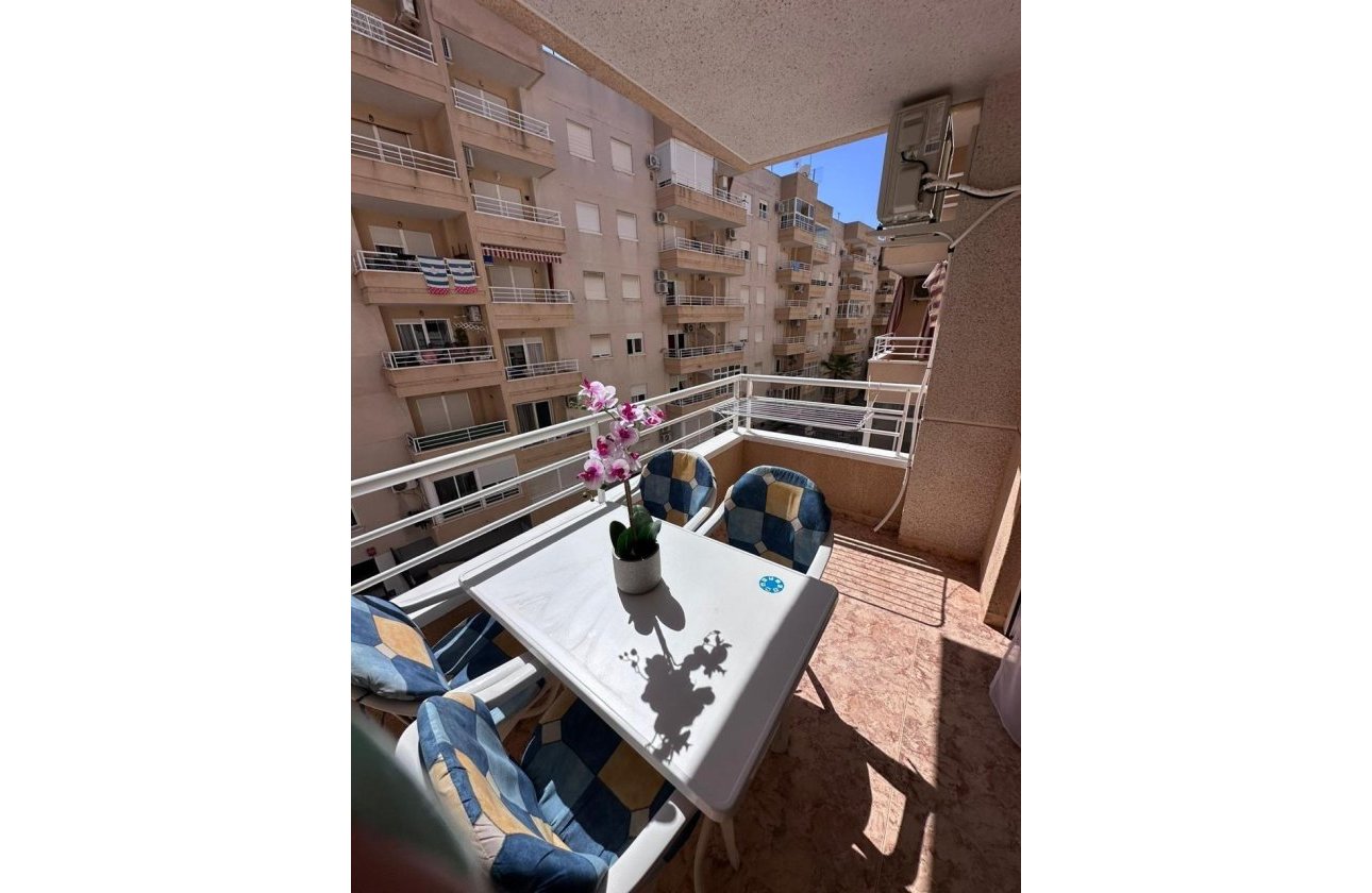 Herverkoop - Appartement -
Torrevieja - Centro - Muelle Pesquero