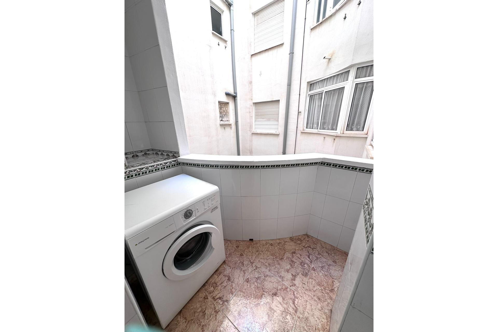 Herverkoop - Appartement -
Torrevieja - Centro - Muelle Pesquero