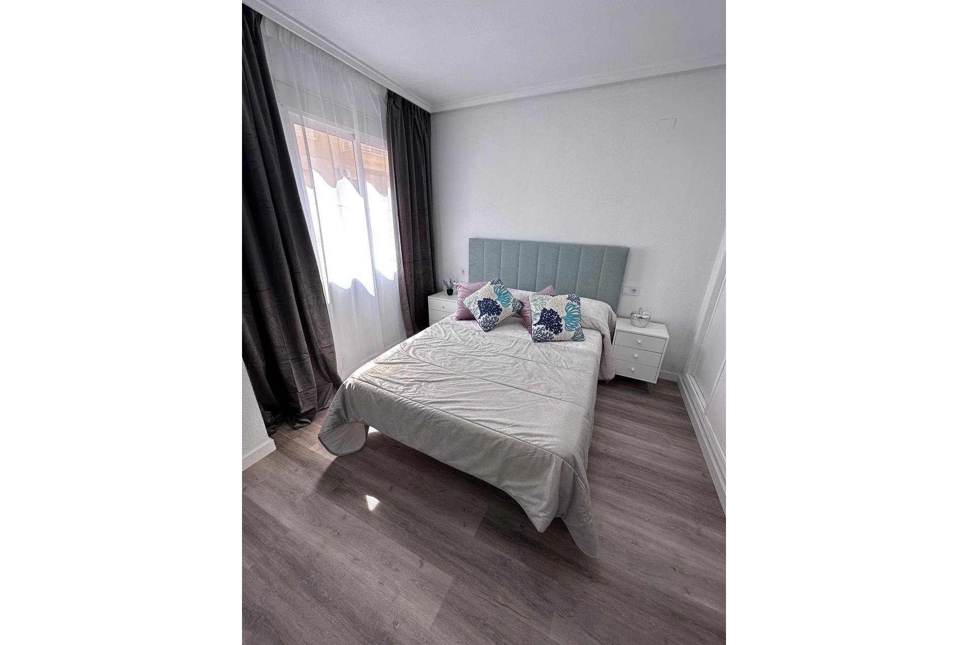 Herverkoop - Appartement -
Torrevieja - Centro - Muelle Pesquero