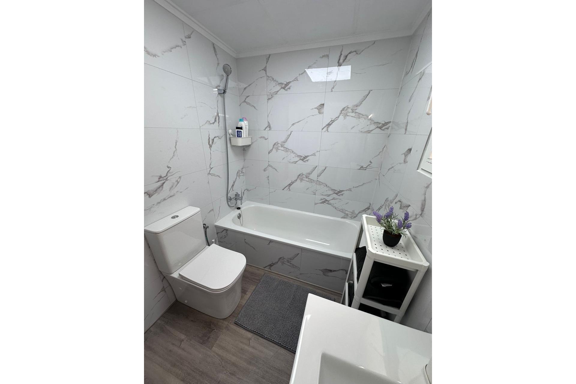 Herverkoop - Appartement -
Torrevieja - Centro - Muelle Pesquero