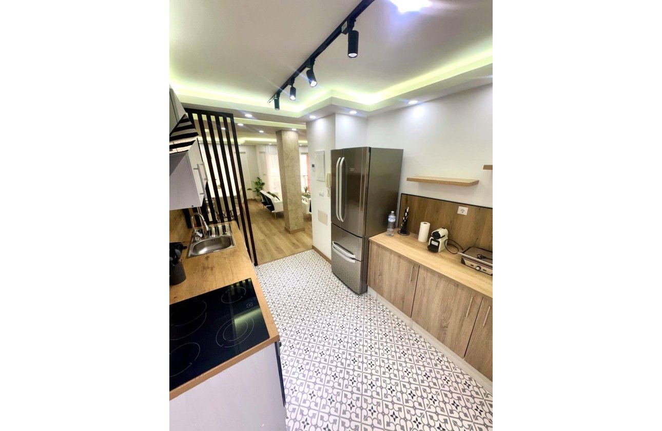Herverkoop - Appartement -
Torrevieja - Centro - Muelle Pesquero