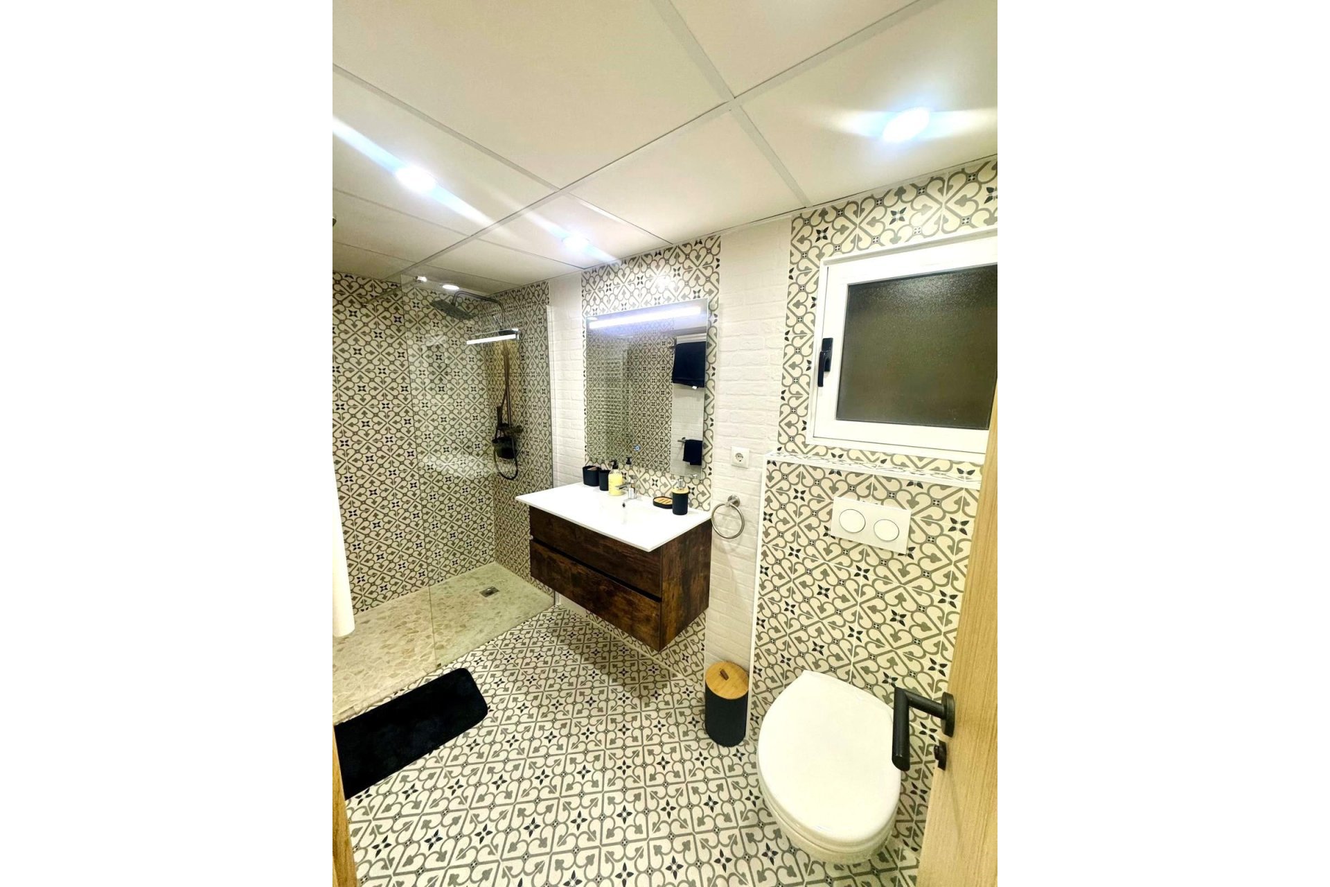 Herverkoop - Appartement -
Torrevieja - Centro - Muelle Pesquero