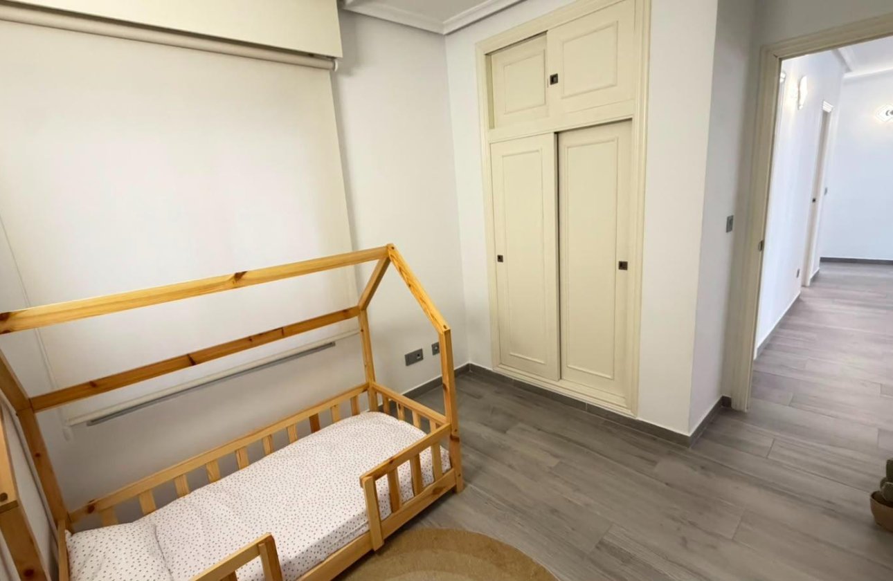 Herverkoop - Appartement -
Torrevieja - Centro - Muelle Pesquero