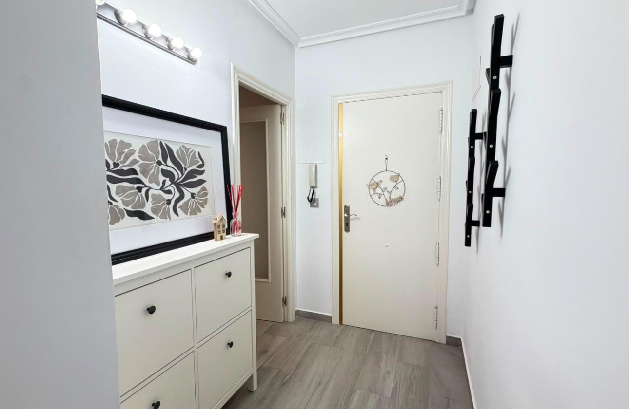 Herverkoop - Appartement -
Torrevieja - Centro - Muelle Pesquero