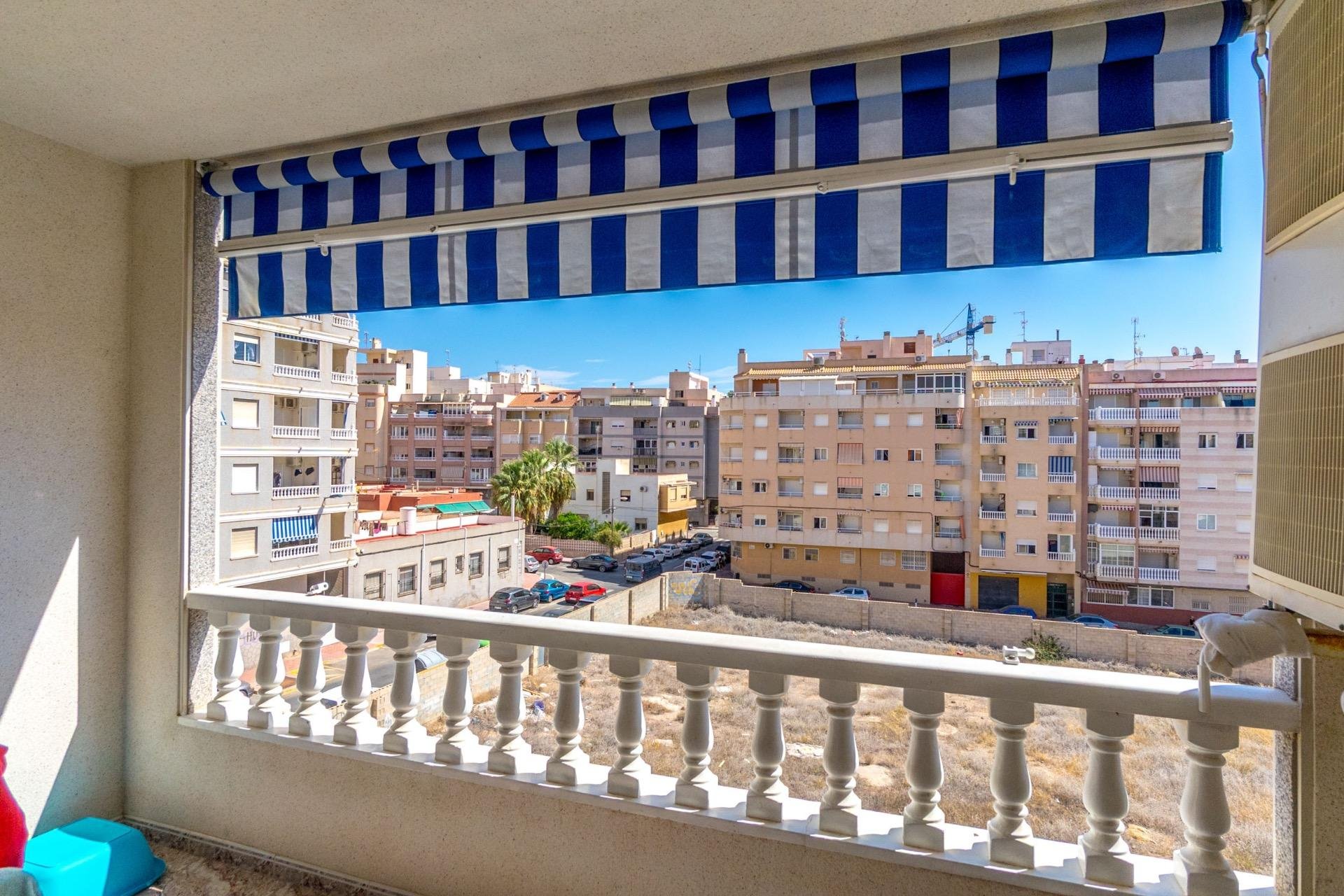 Herverkoop - Appartement -
Torrevieja - Centro